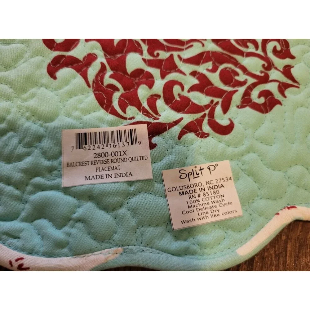 New Split P Round Quilted Reversible Placemats Aqua Red Toile Medallion Set Of 4 - Picture 6 of 6
